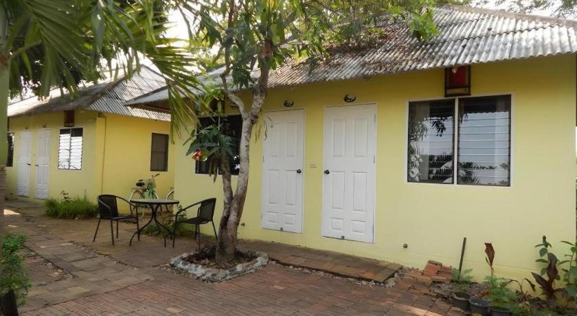Him Naam Pai Resort Exterior photo